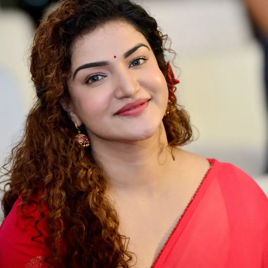 Honey Rose Long Hair Smiling Face Closeup Wallpapers